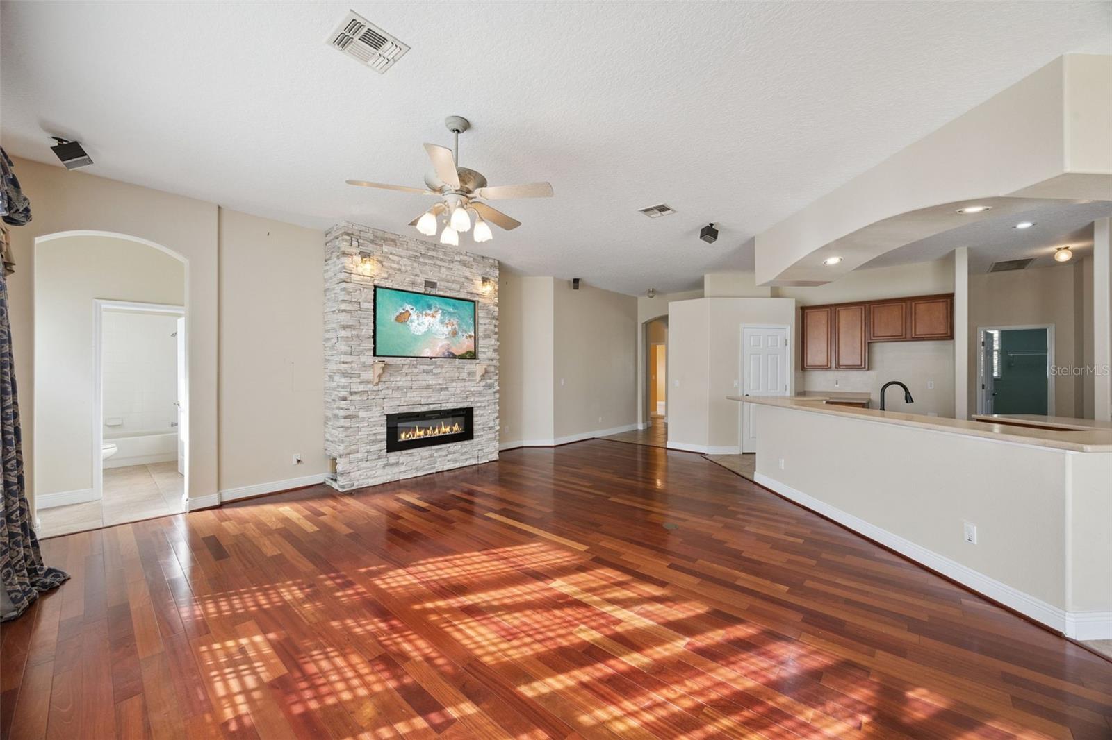 WATERFORD CHASE VILLAGE TR F - Residential