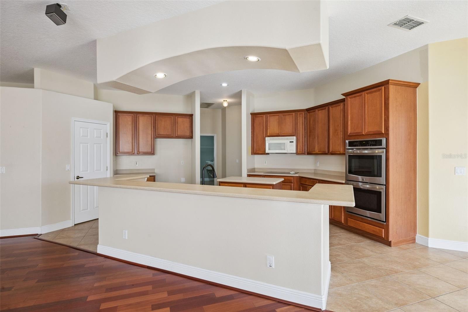 WATERFORD CHASE VILLAGE TR F - Residential