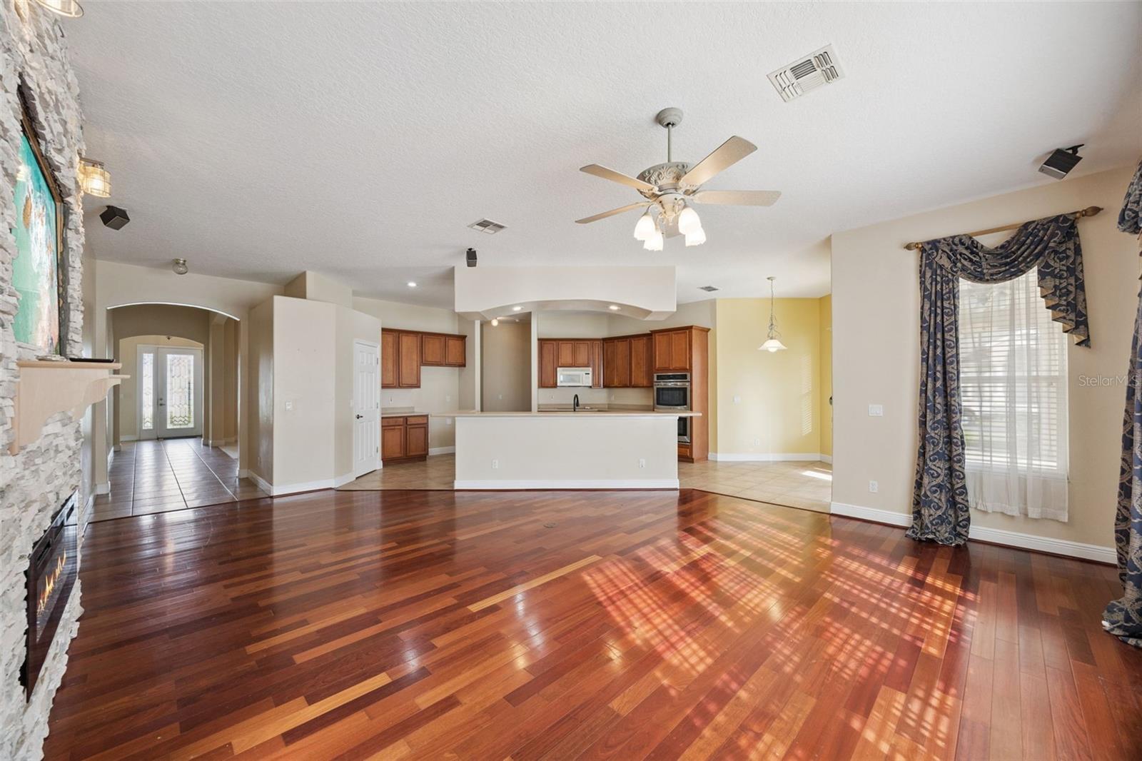 WATERFORD CHASE VILLAGE TR F - Residential