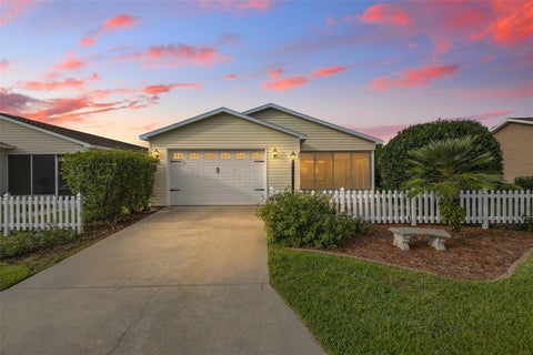 Photo of 481 Hildalgo Dr, The Villages, FL 32159 (MLS # G5117814)