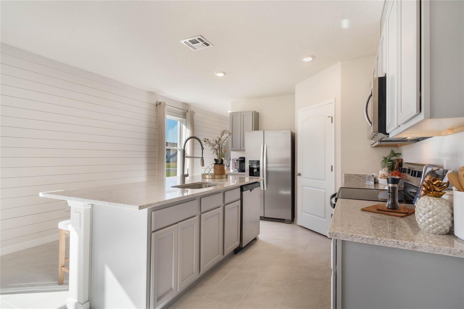 MAGNOLIA POINTE - Residential
