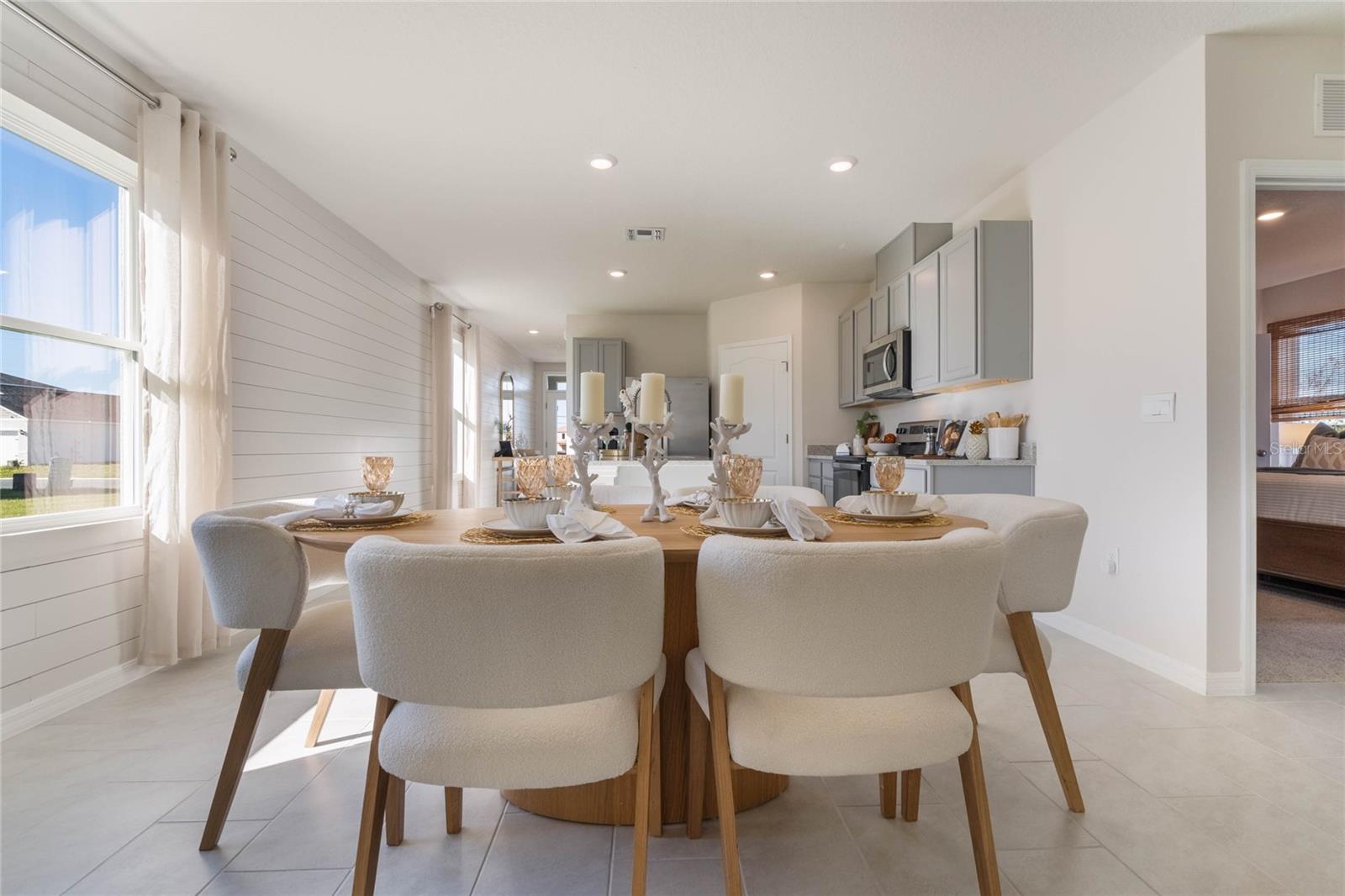 MAGNOLIA POINTE - Residential