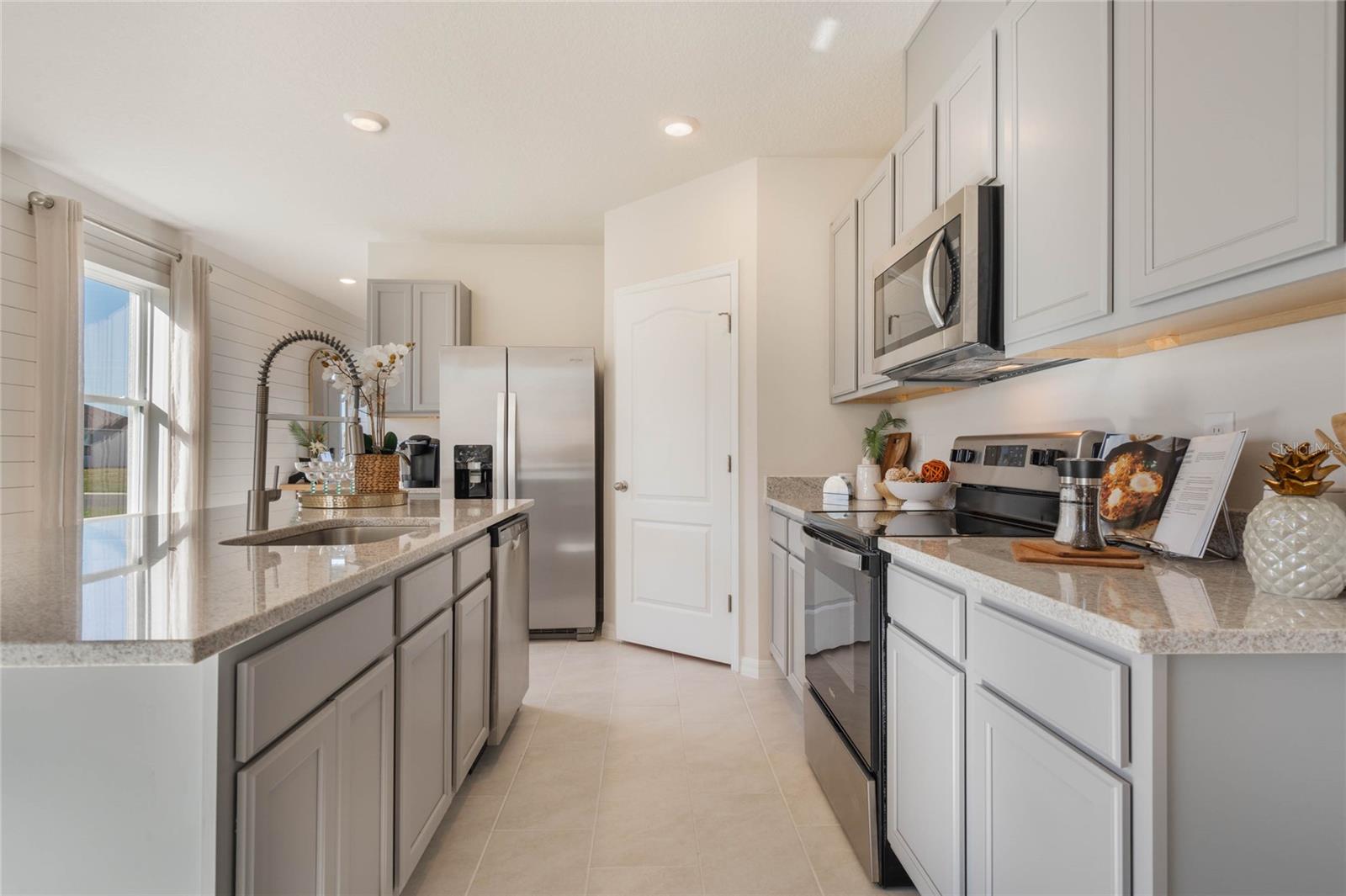 MAGNOLIA POINTE - Residential