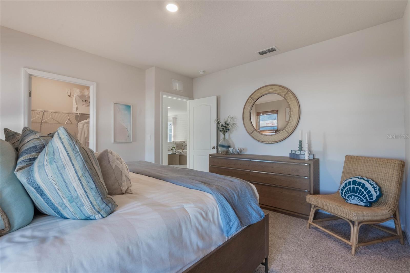 MAGNOLIA POINTE - Residential