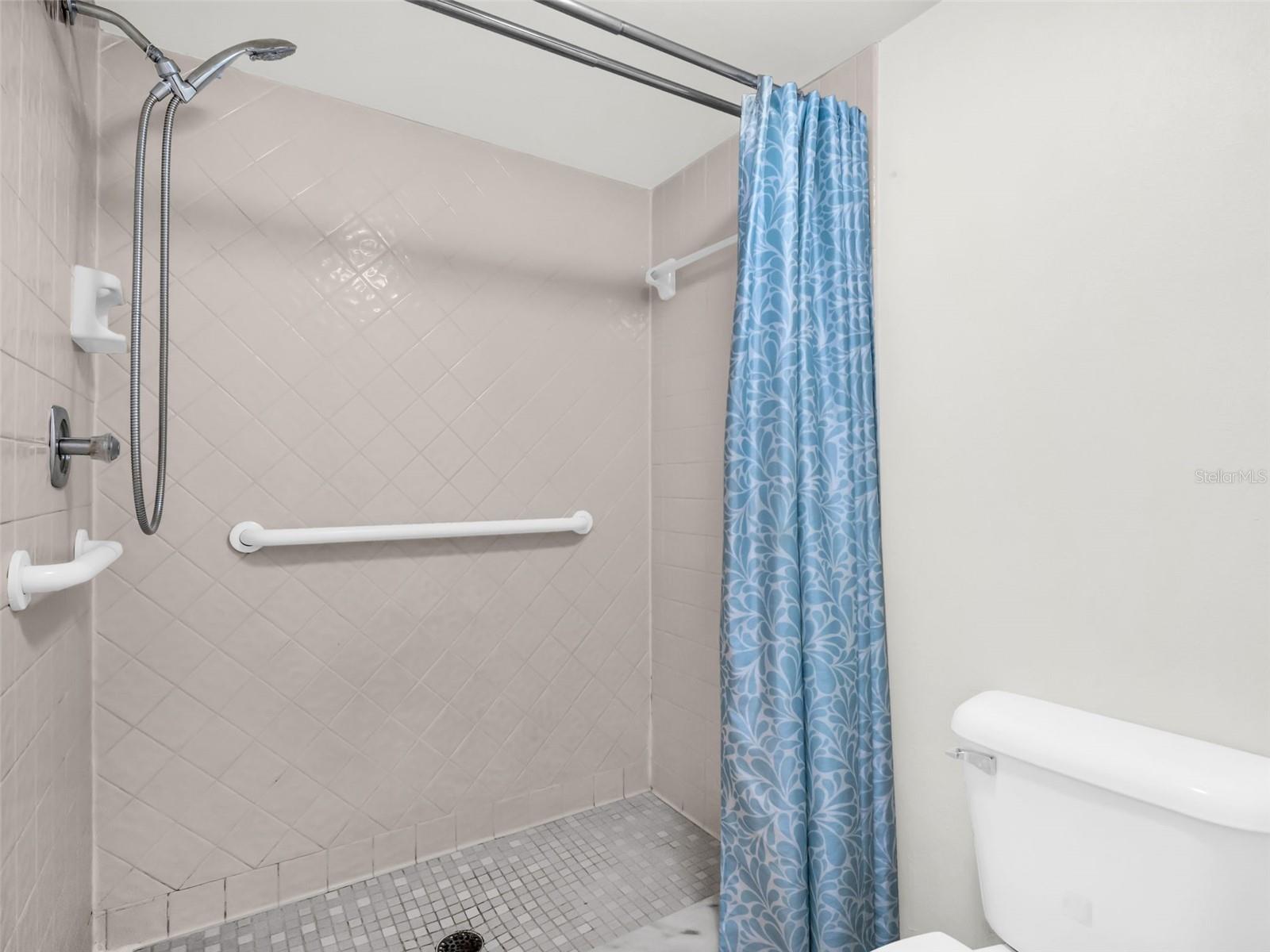 GREEN DOLPHIN PARK VILLAS CONDO - Residential