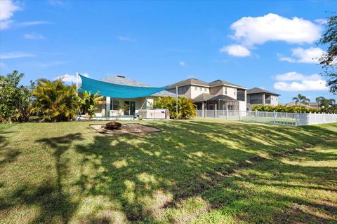 A home in PARRISH