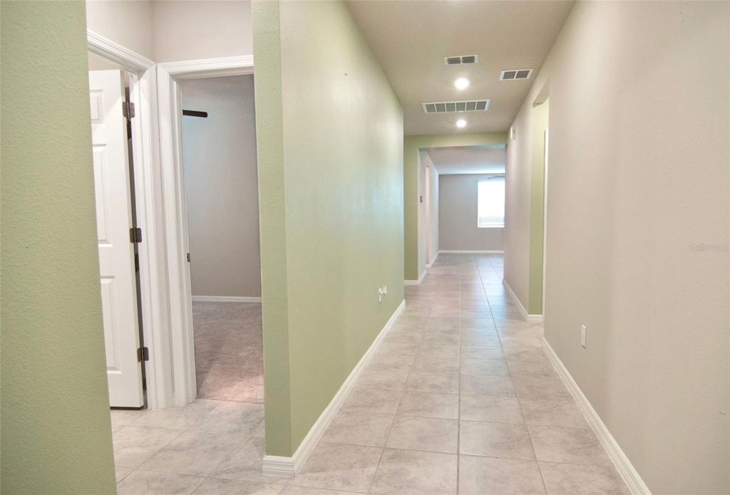 Photo of 928 Cambridge Drive, Winter Haven, FL 33881 (MLS # L4956372)