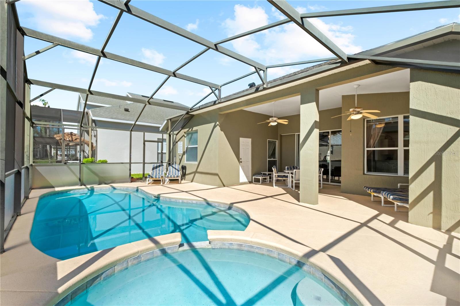 8063 KING PALM CIRCLE