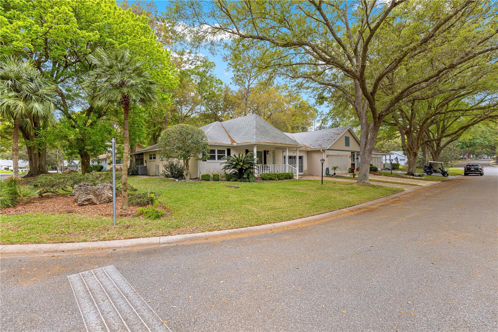 ON TOP OF THE WORLD - Residential