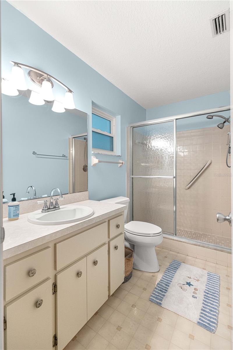 ON TOP OF THE WORLD - Residential