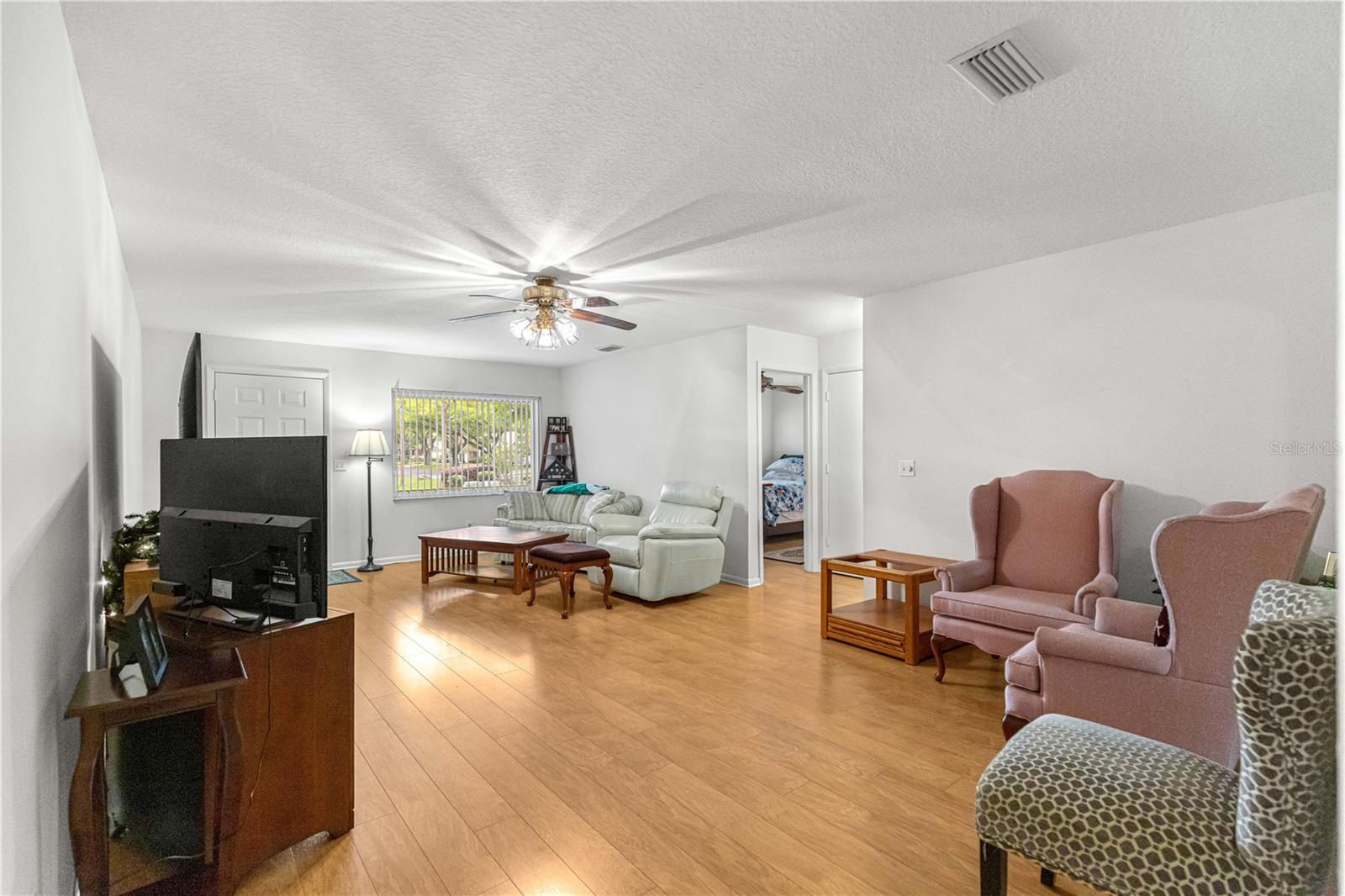 ON TOP OF THE WORLD - Residential