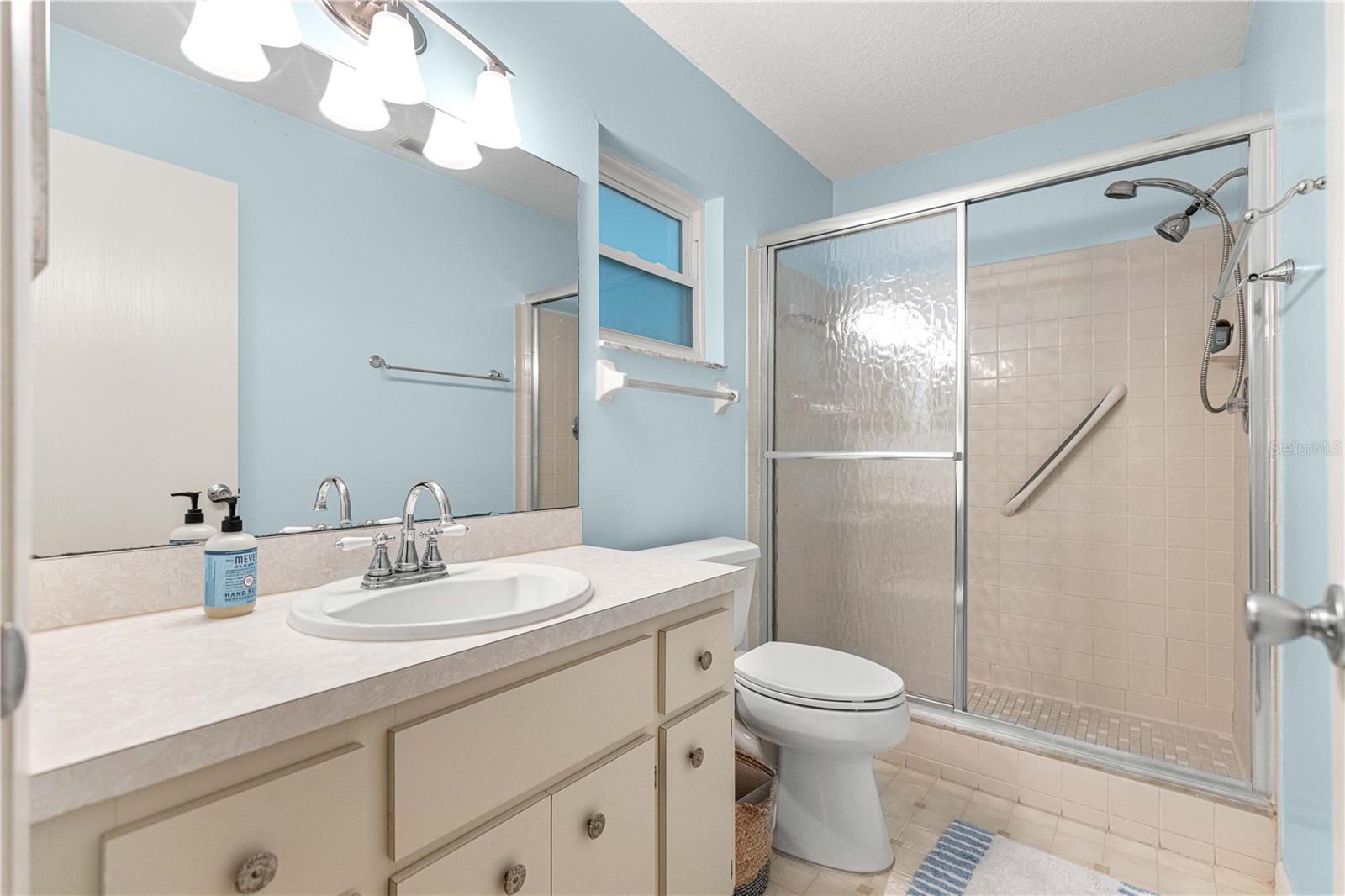 ON TOP OF THE WORLD - Residential