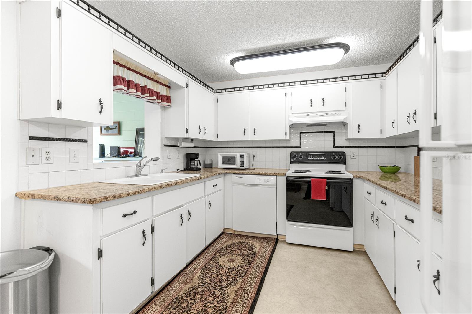 ON TOP OF THE WORLD - Residential