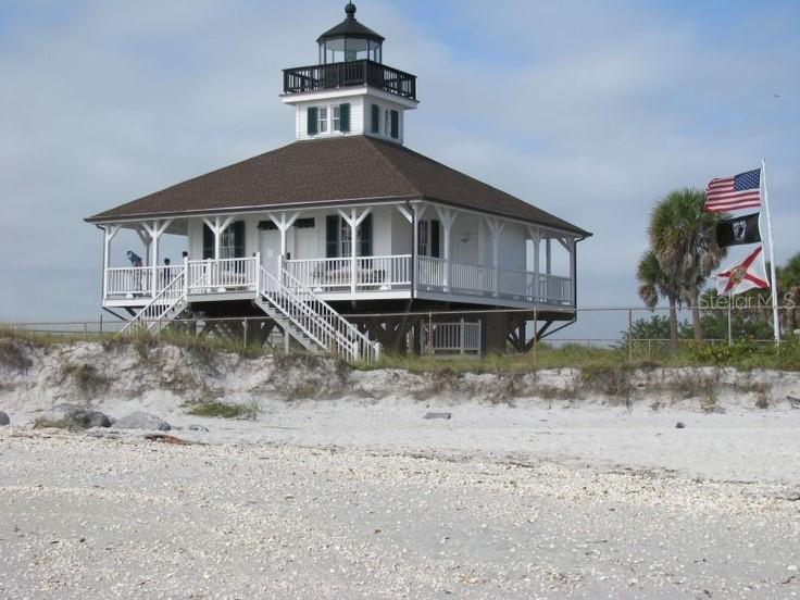 1216 BEACH STREET
