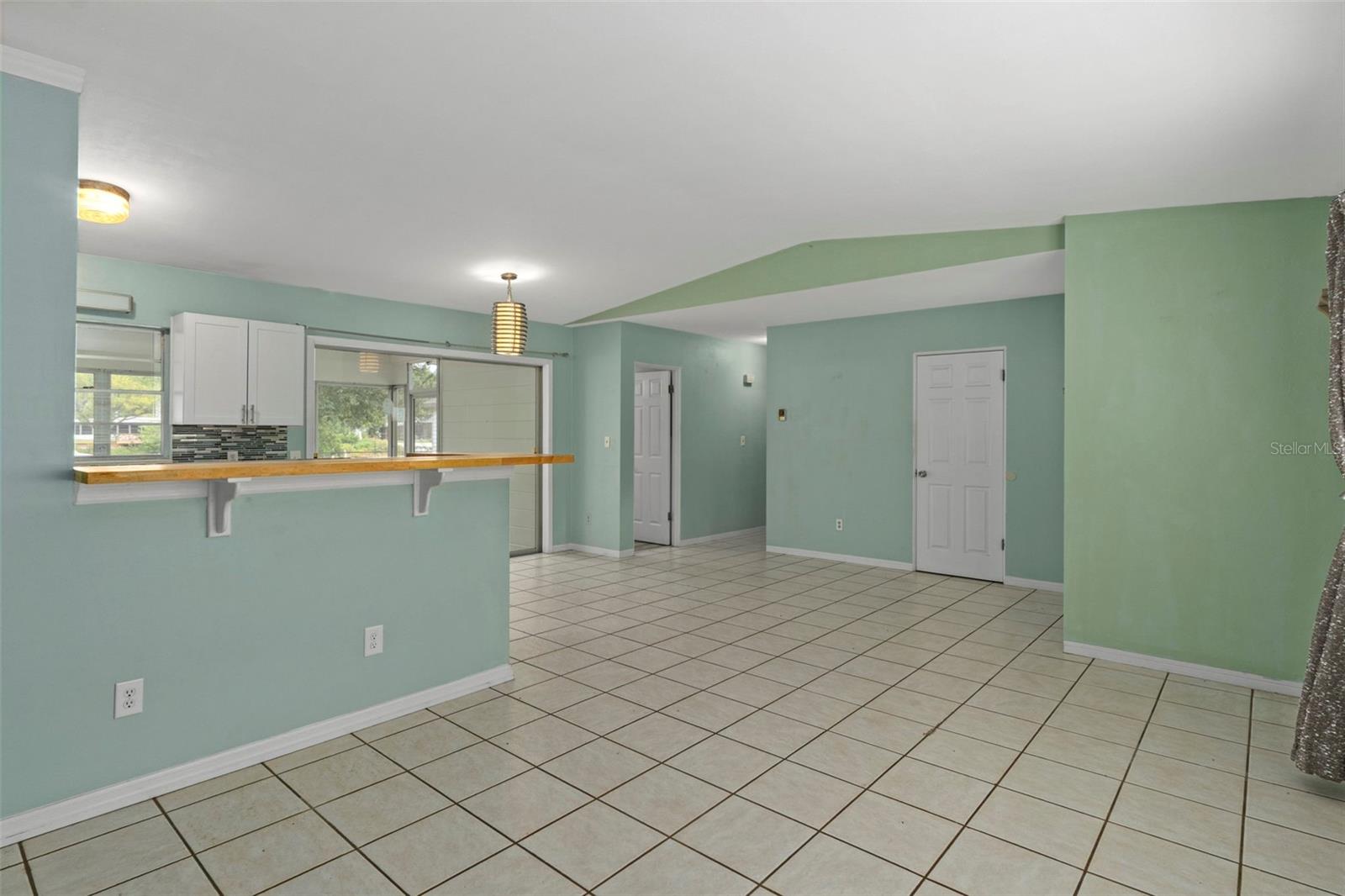 WEEKI WACHEE RIVER EST  UN1 - Residential