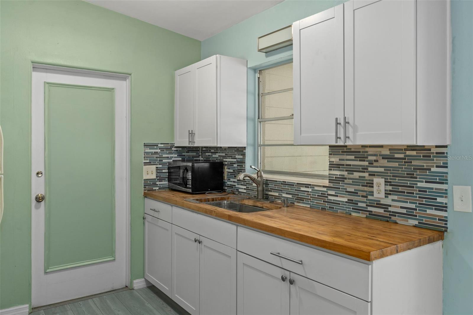 WEEKI WACHEE RIVER EST  UN1 - Residential