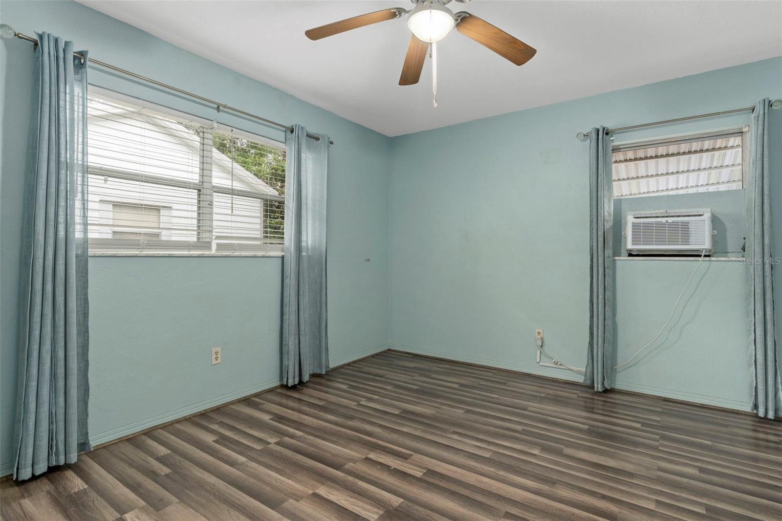 WEEKI WACHEE RIVER EST  UN1 - Residential