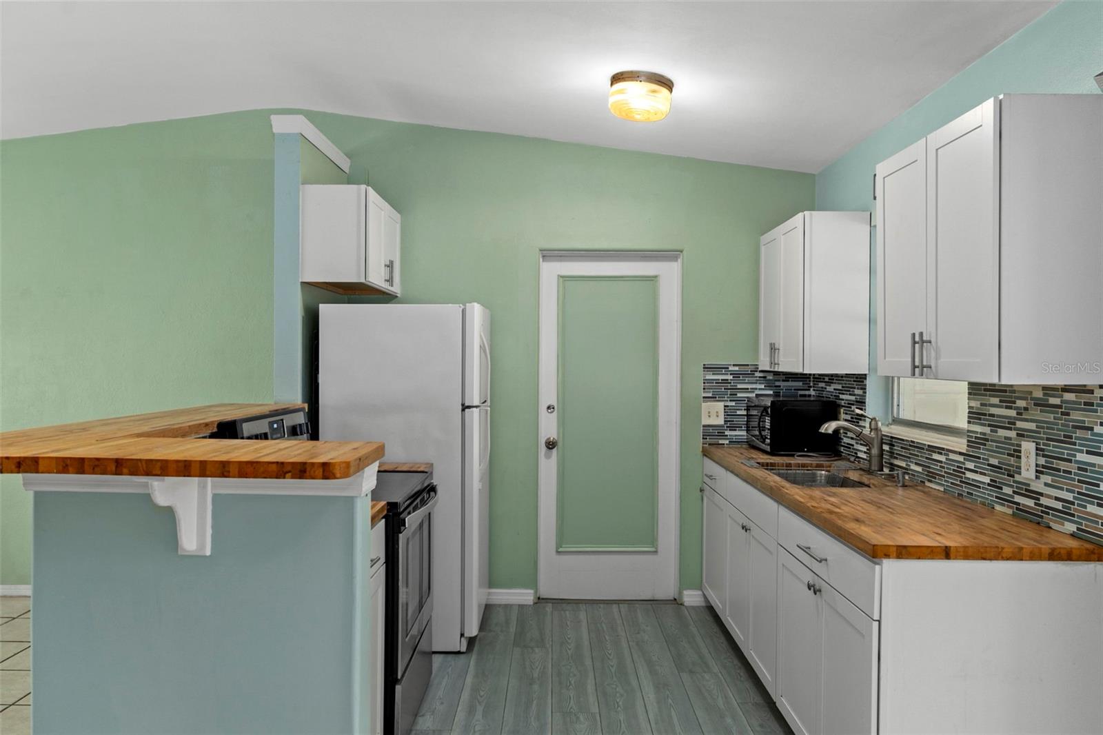 WEEKI WACHEE RIVER EST  UN1 - Residential