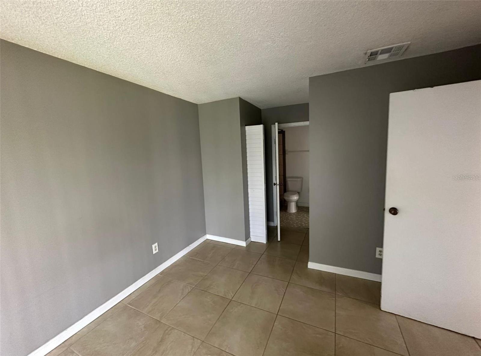 HUNTINGTON ON GREEN CONDO - Residential Lease