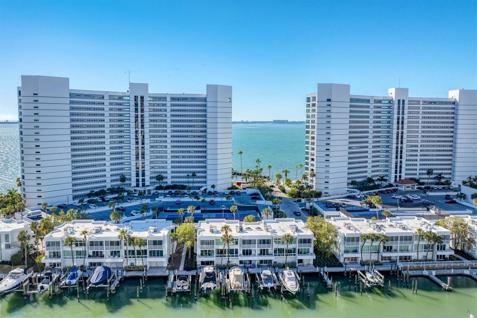 988 BLVD OF THE ARTS 1816