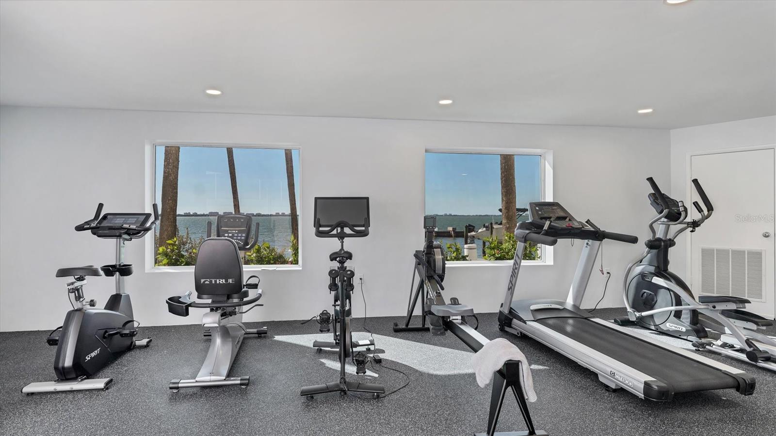 CONDO ON THE BAY TOWER II - Residential