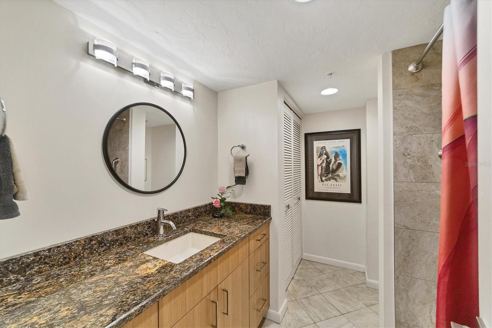 CONDO ON THE BAY TOWER II - Residential