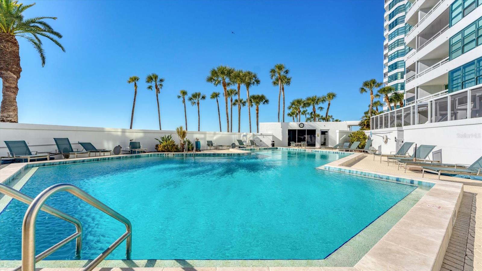 CONDO ON THE BAY TOWER II - Residential