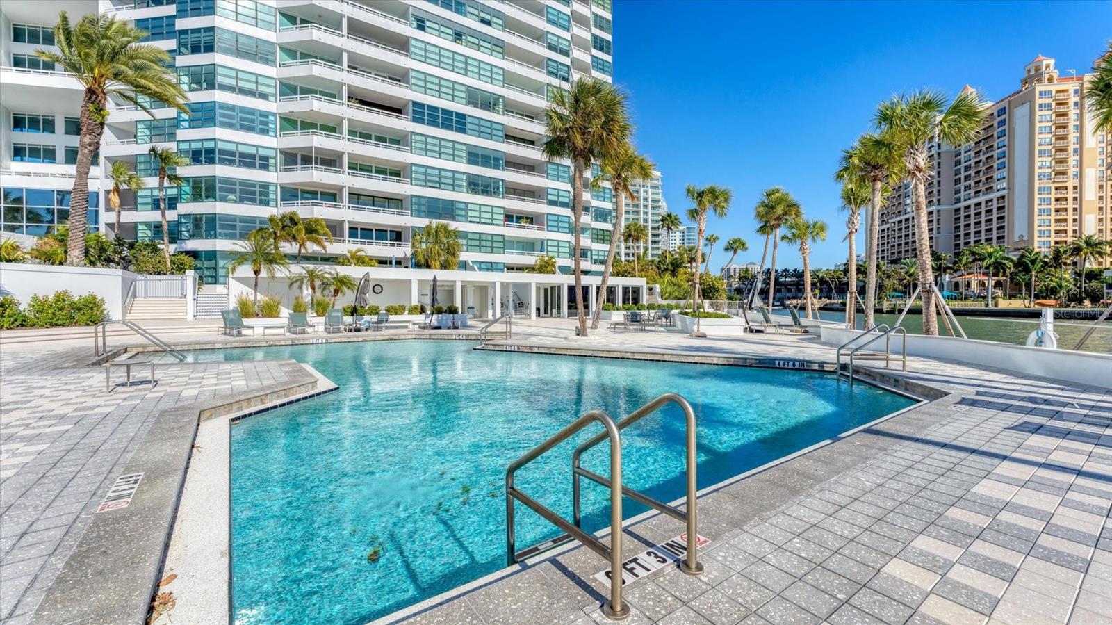 CONDO ON THE BAY TOWER II - Residential