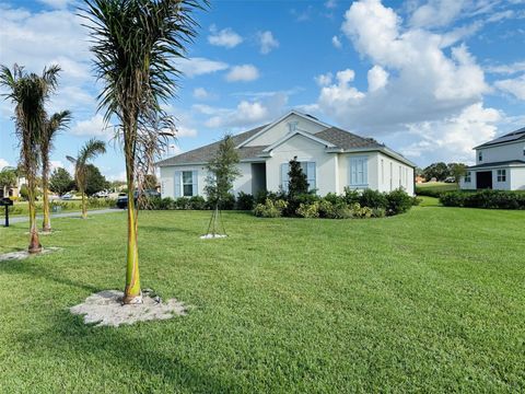 A home in TAVARES