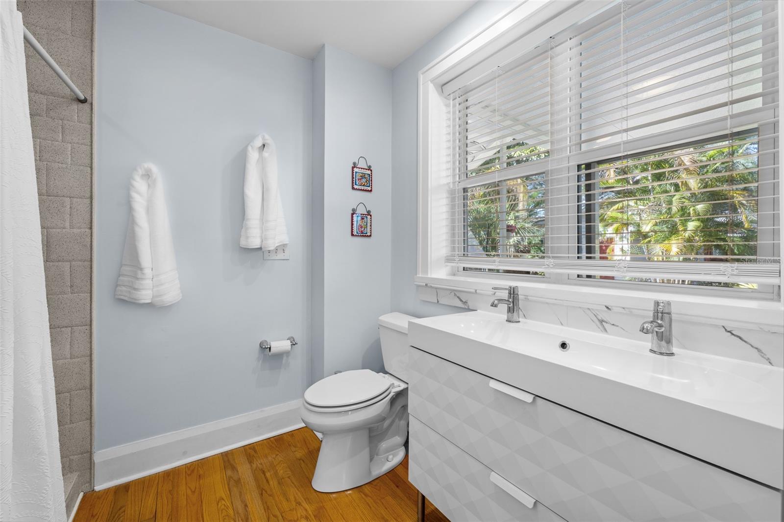 CURLIN PLACE - Residential