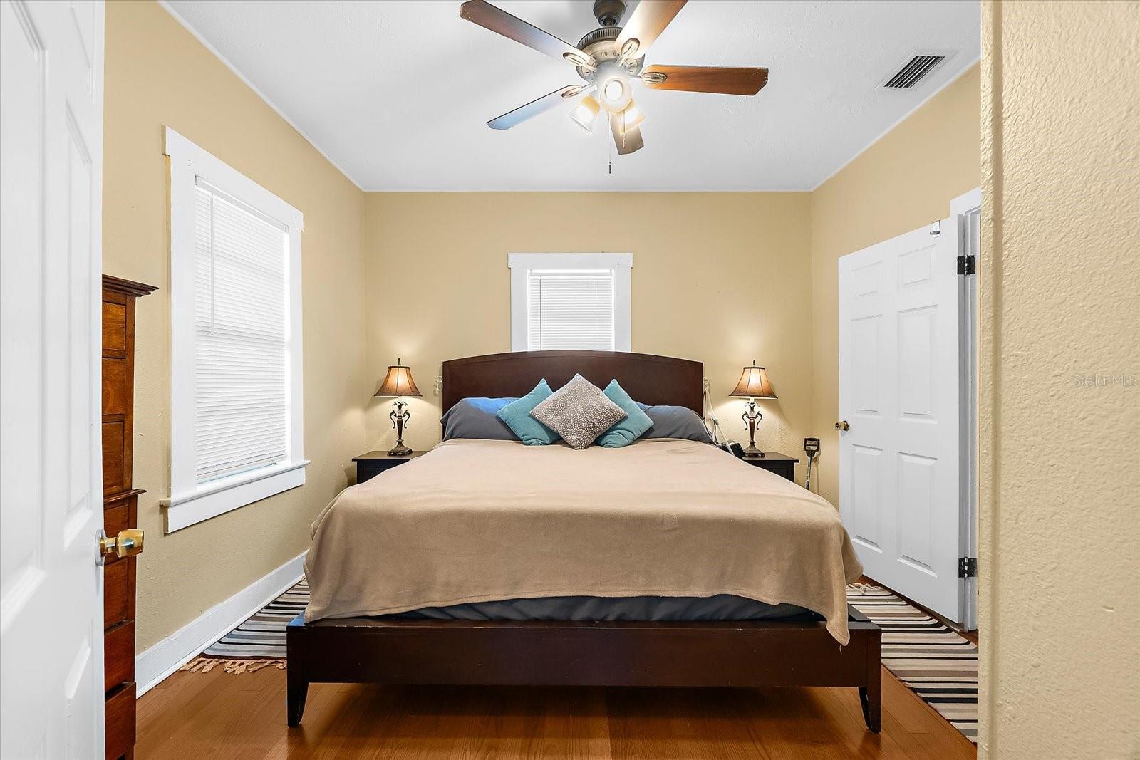 VIERHOUTS - Residential