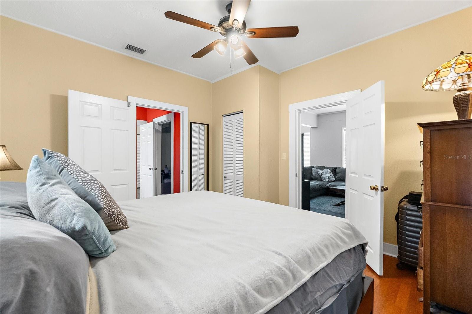 VIERHOUTS - Residential