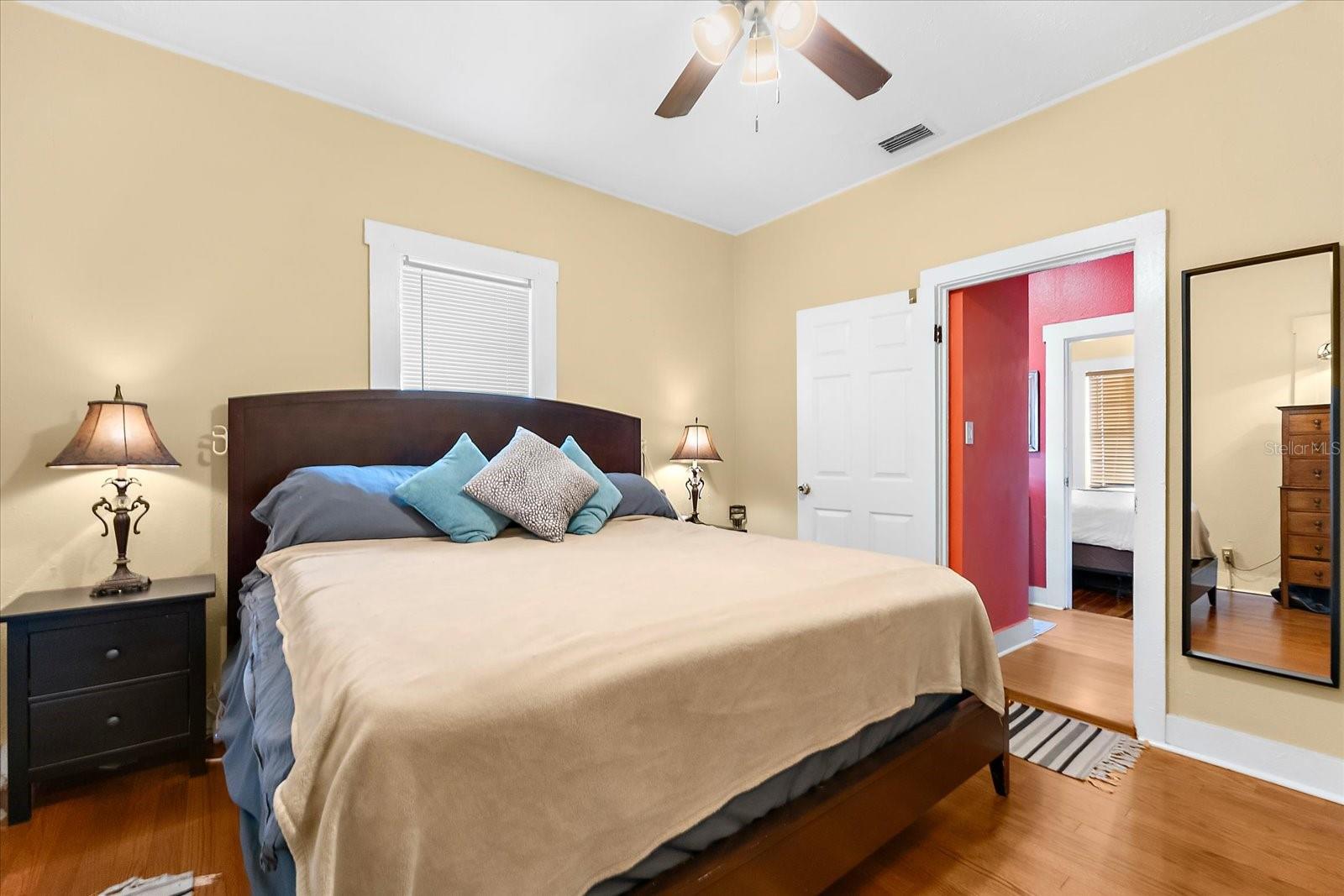 VIERHOUTS - Residential