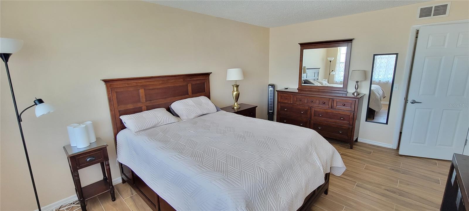 BAY ISLAND GROUP 10 - Residential