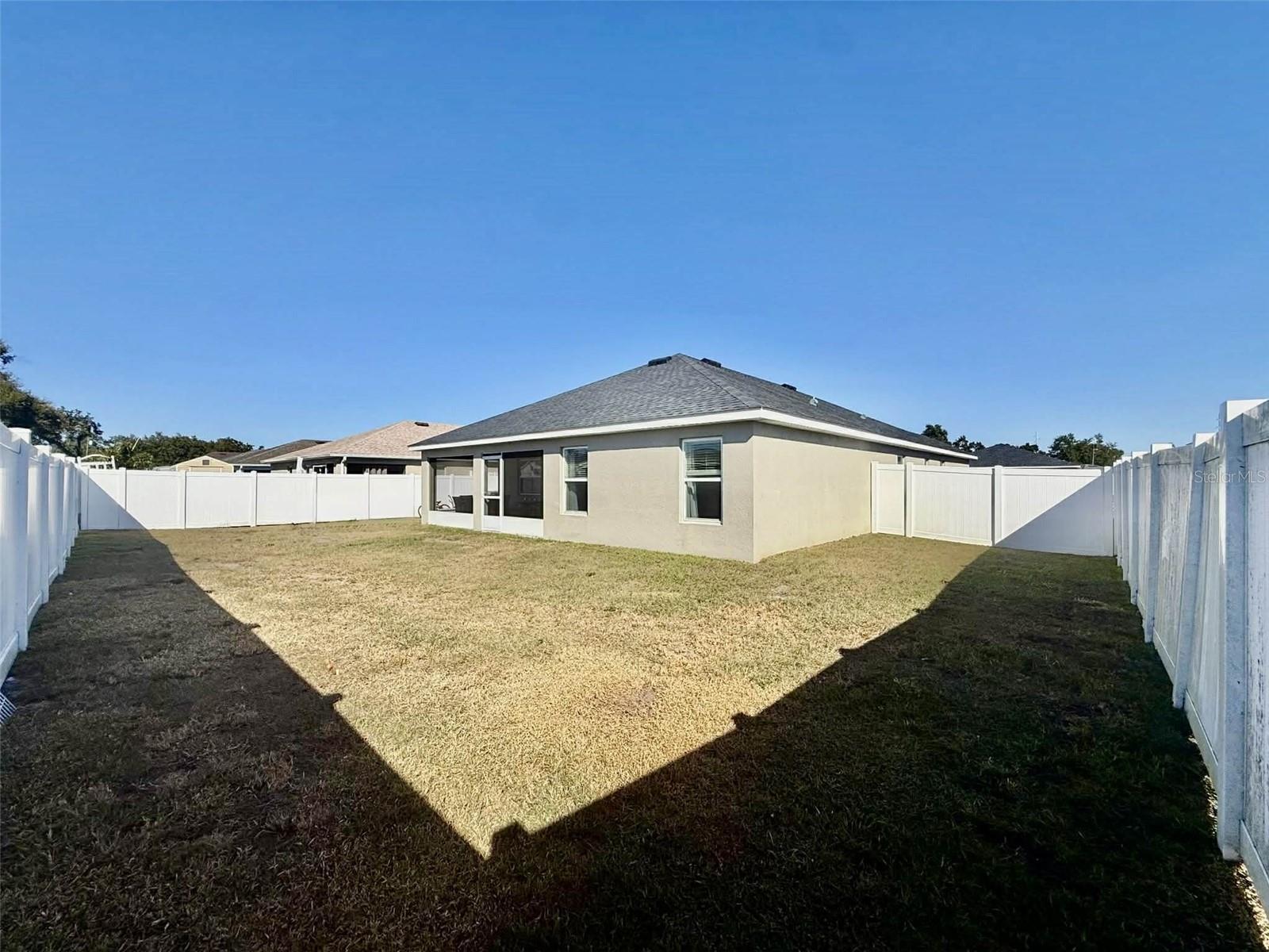 LANDINGS/EAGLE LAKE - Residential