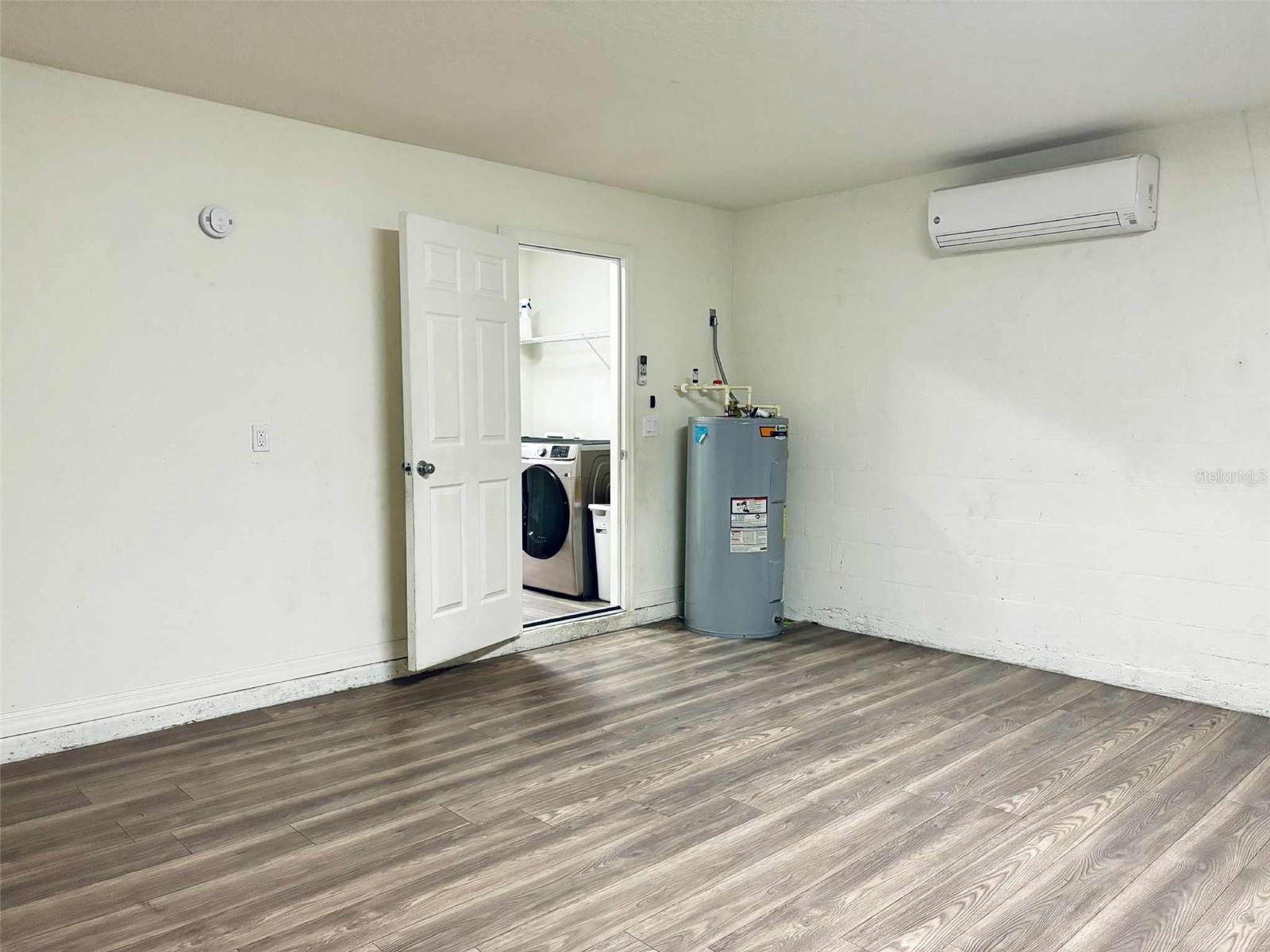 LANDINGS/EAGLE LAKE - Residential