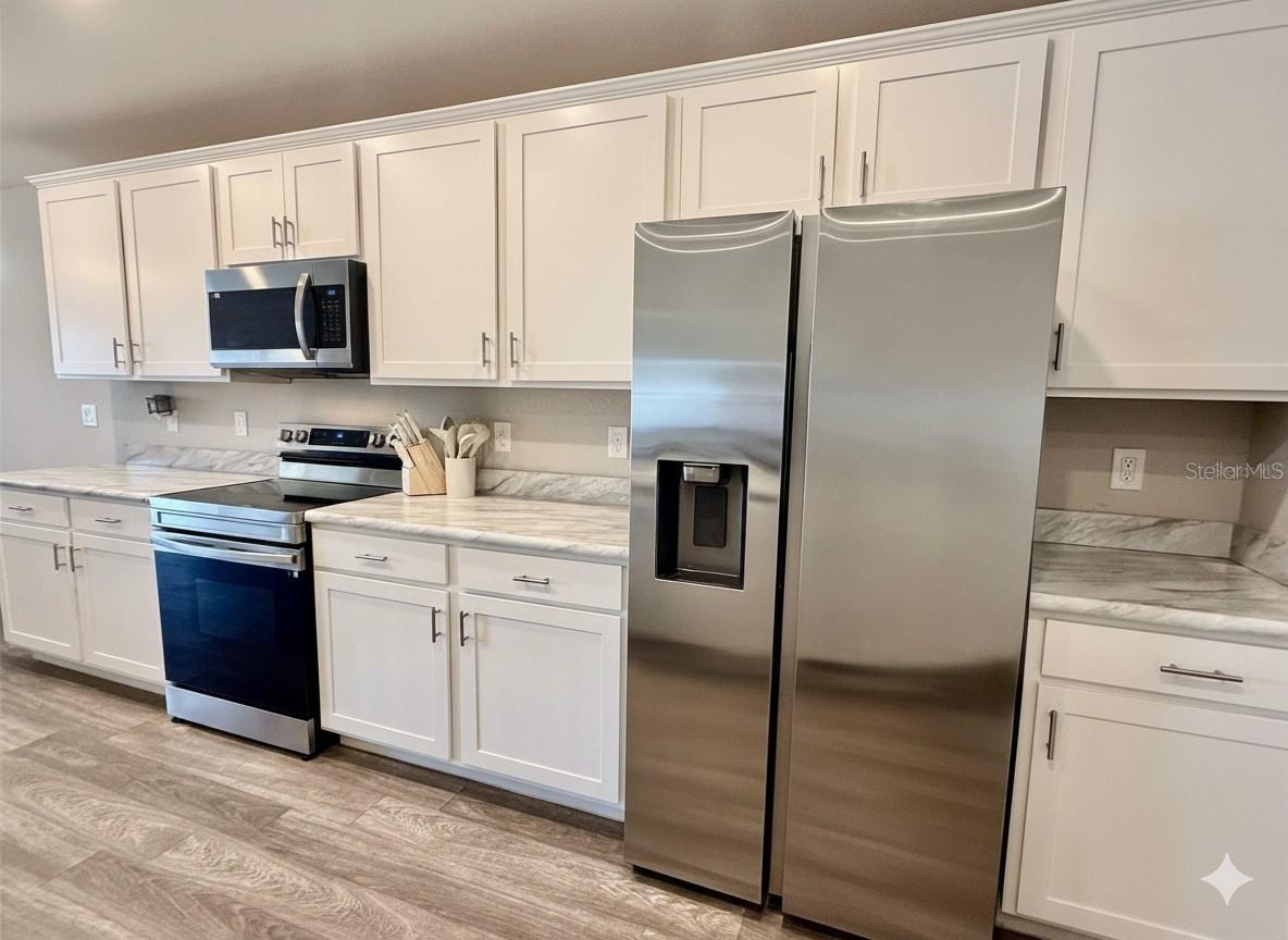 LANDINGS/EAGLE LAKE - Residential