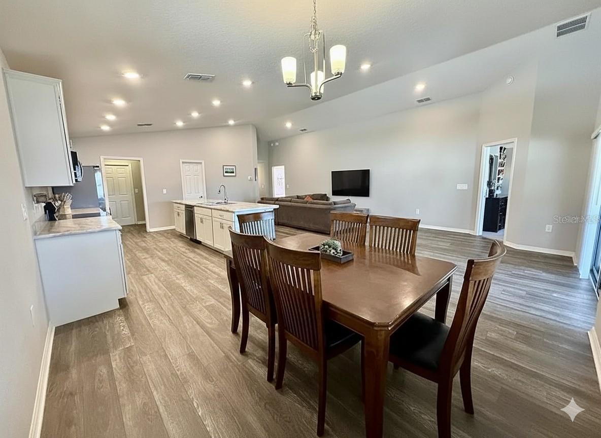 LANDINGS/EAGLE LAKE - Residential