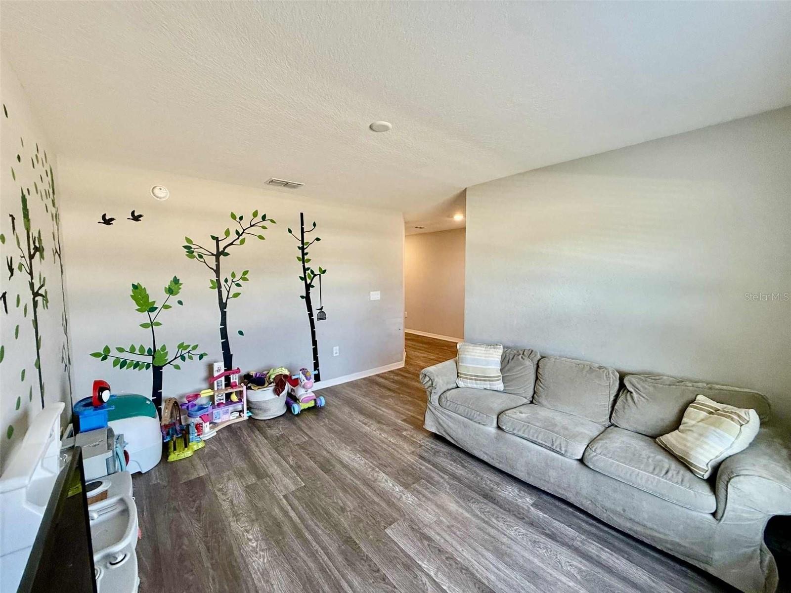 LANDINGS/EAGLE LAKE - Residential