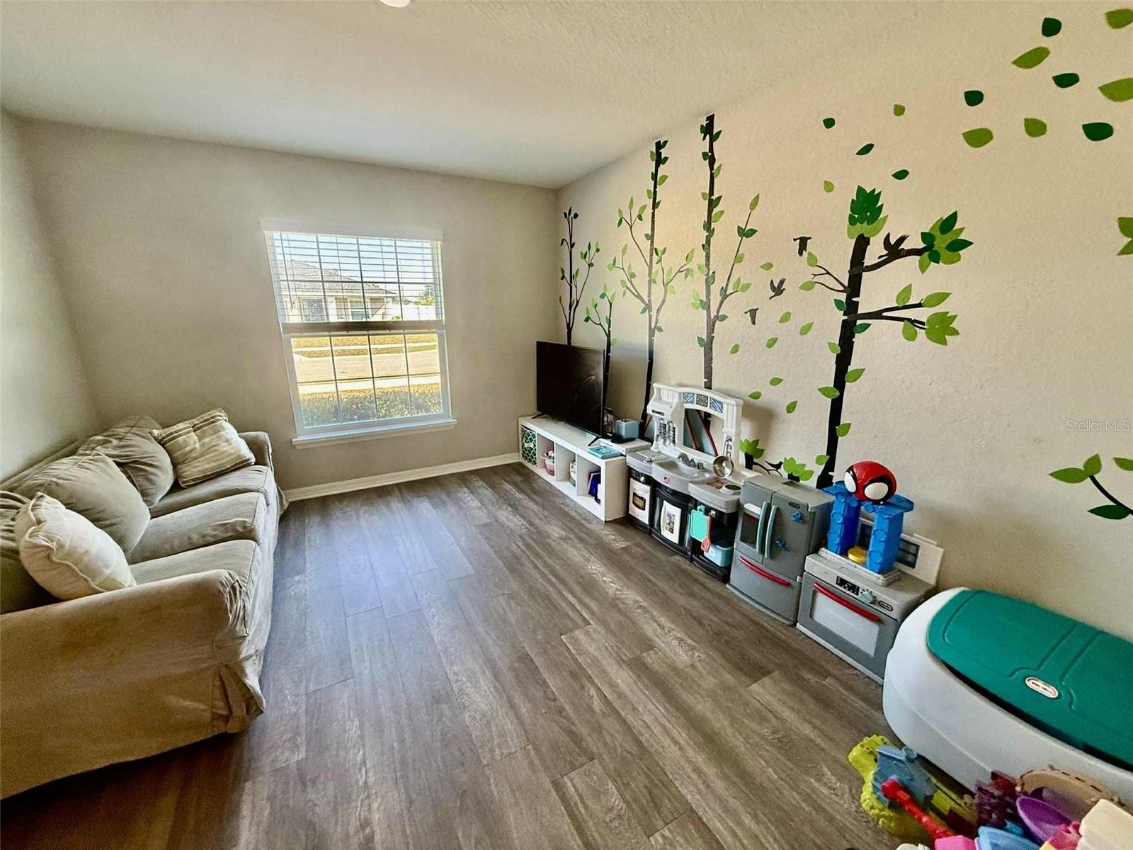 LANDINGS/EAGLE LAKE - Residential