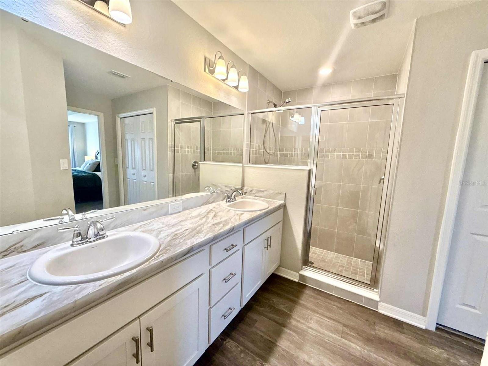 LANDINGS/EAGLE LAKE - Residential