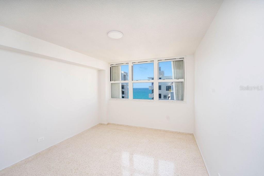 Ave Ashford ASHFORD PARK PH12B