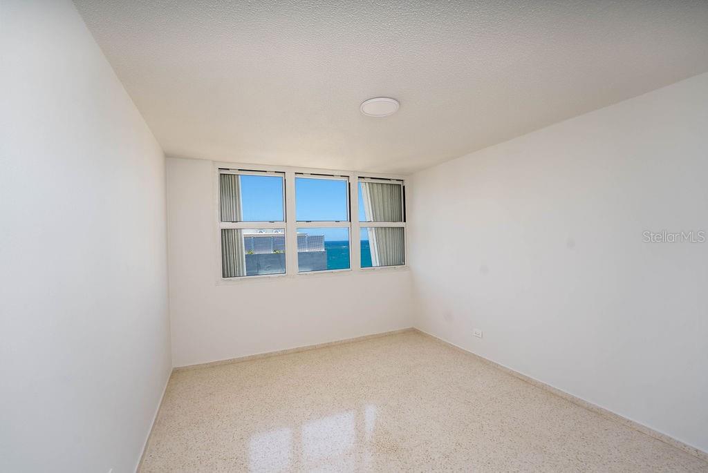 Ave Ashford ASHFORD PARK PH12B