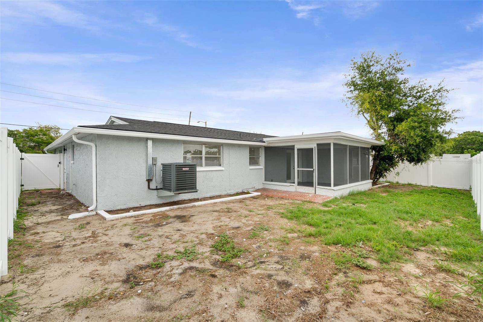 LA VILLA GARDENS - Residential