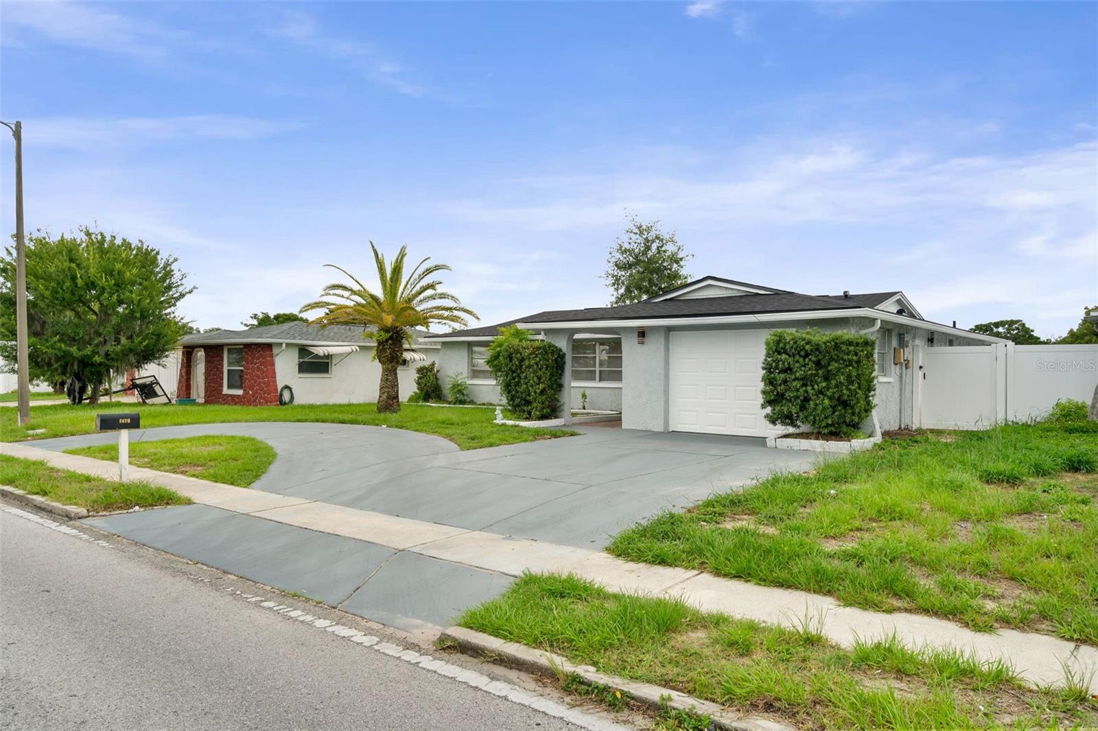 LA VILLA GARDENS - Residential