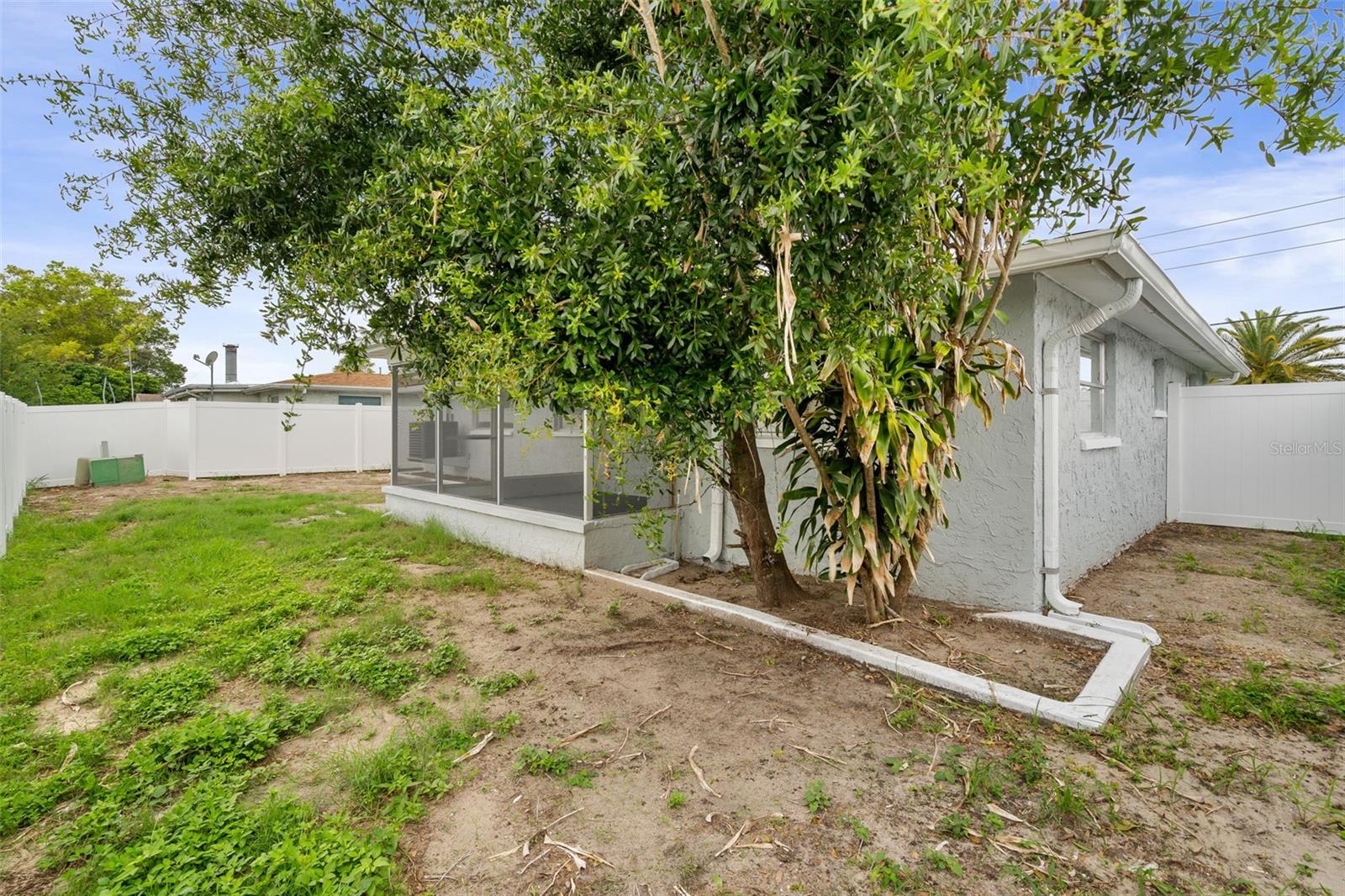 LA VILLA GARDENS - Residential
