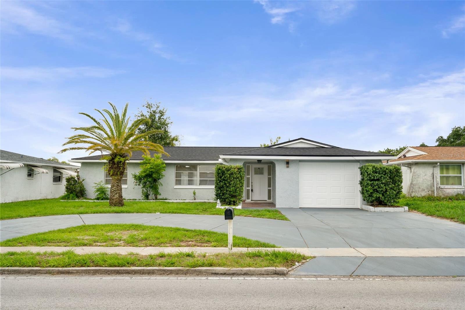 LA VILLA GARDENS - Residential