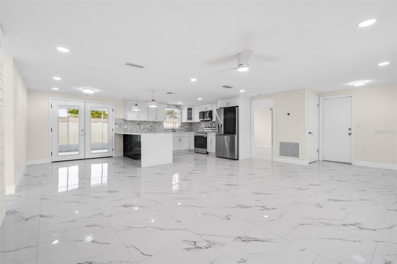LA VILLA GARDENS - Residential