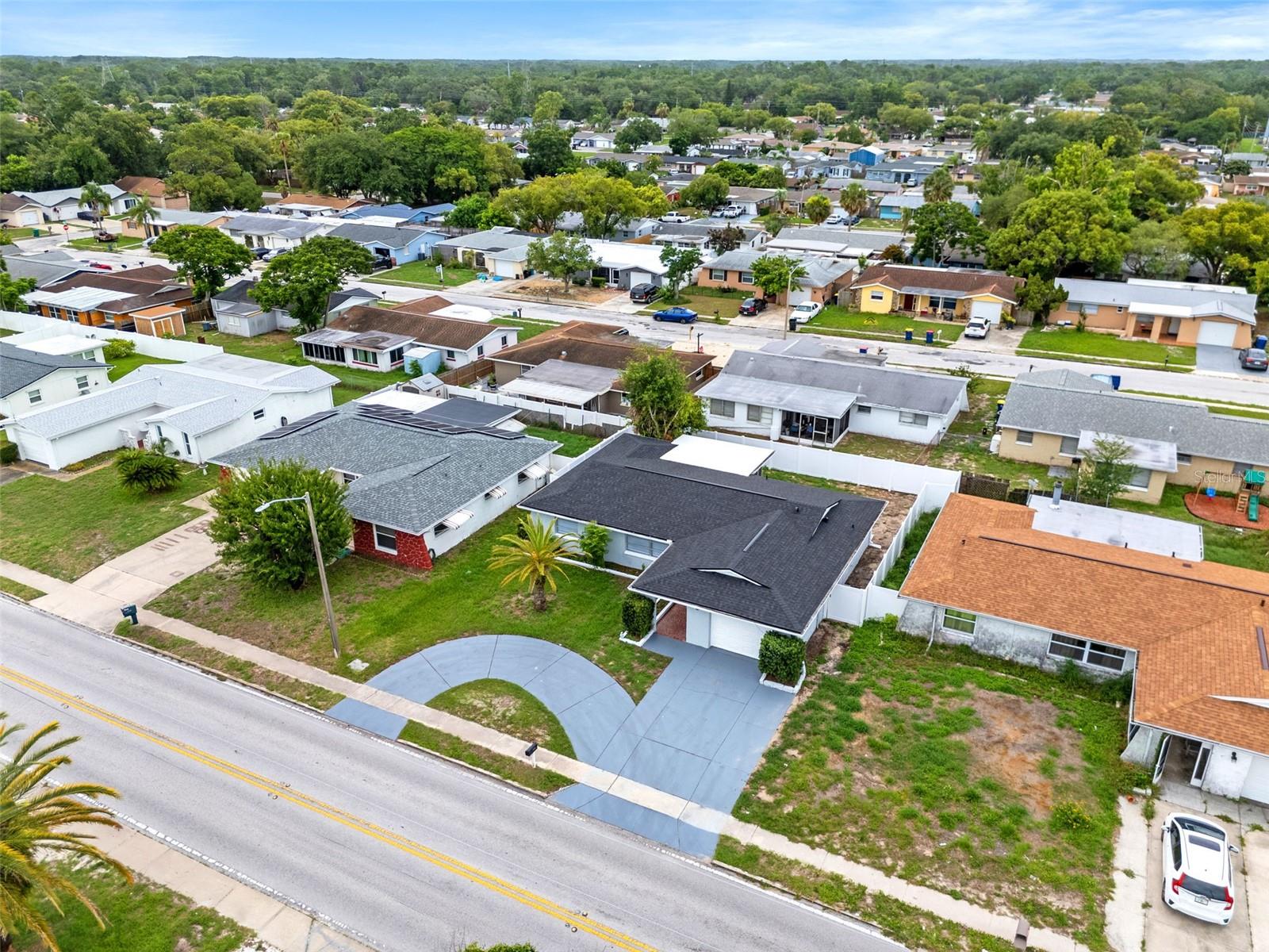 LA VILLA GARDENS - Residential