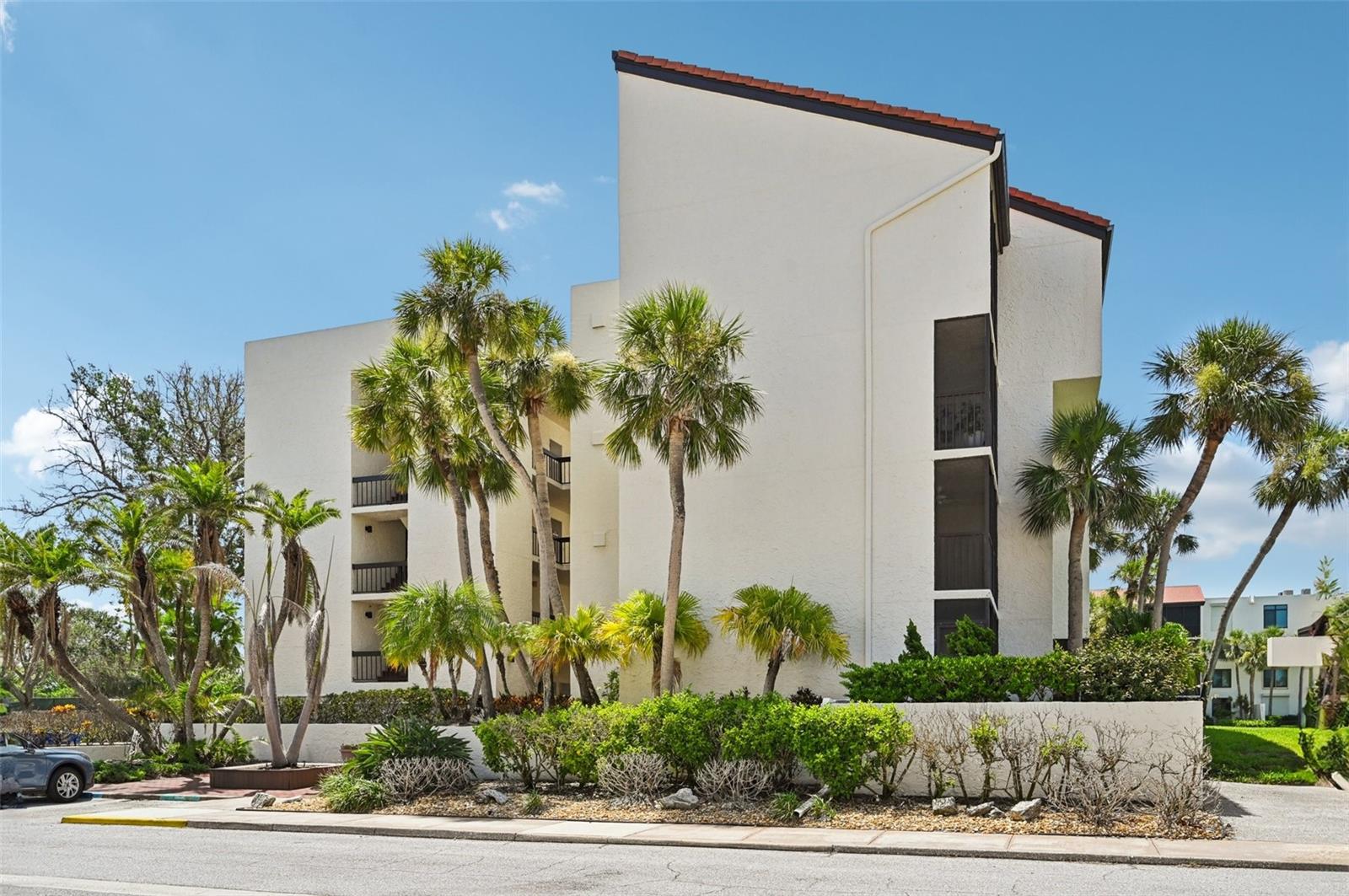 1975 GULF OF MEXICO DRIVE G4-308